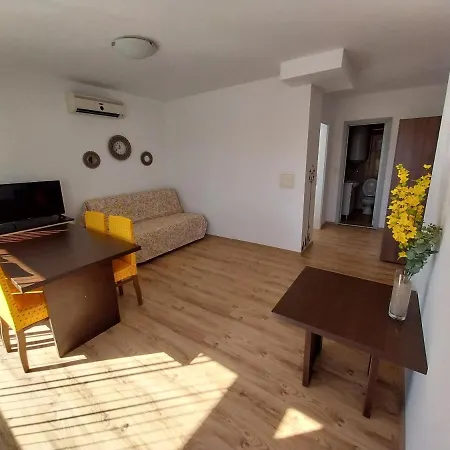 Apartment Azuro *