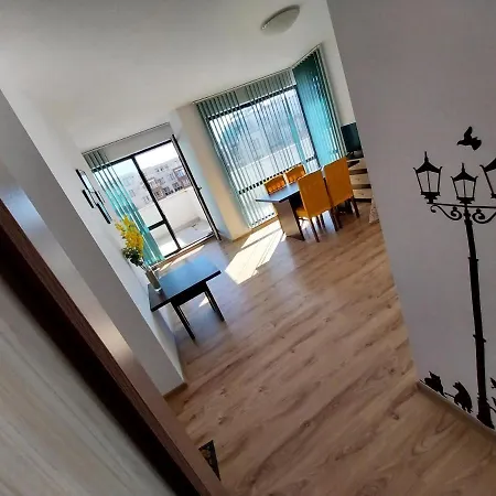 Azuro Apartment *