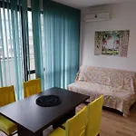 Azuro Apartment *