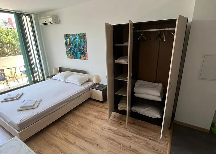Azuro Apartman *
